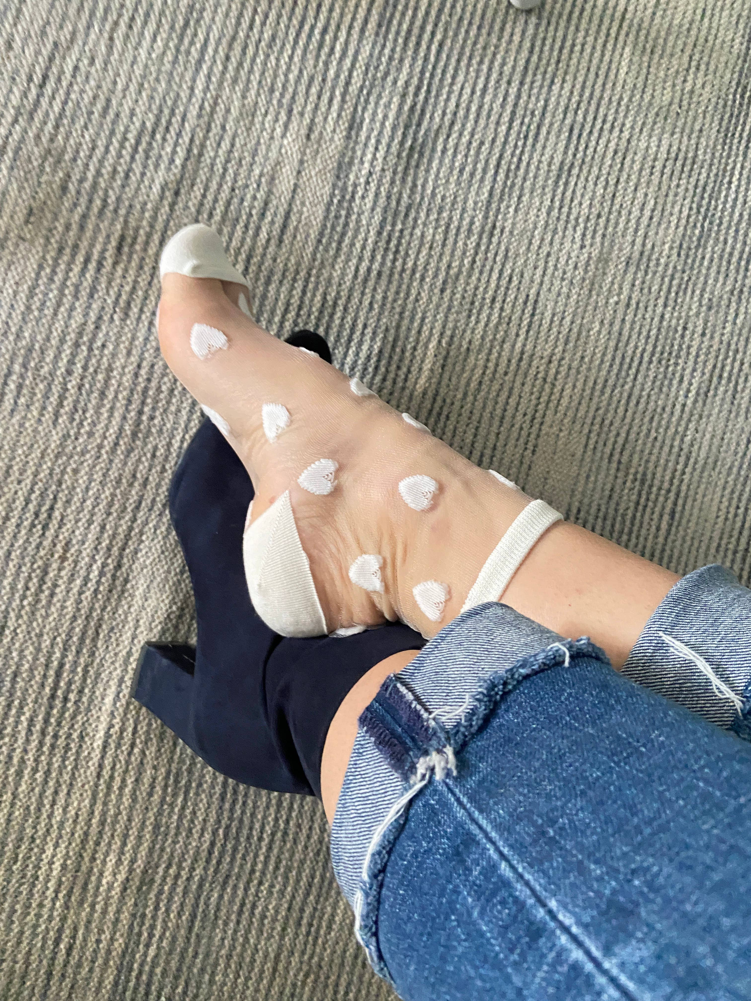 Laure - Chaussettes transparentes coeurs blancs