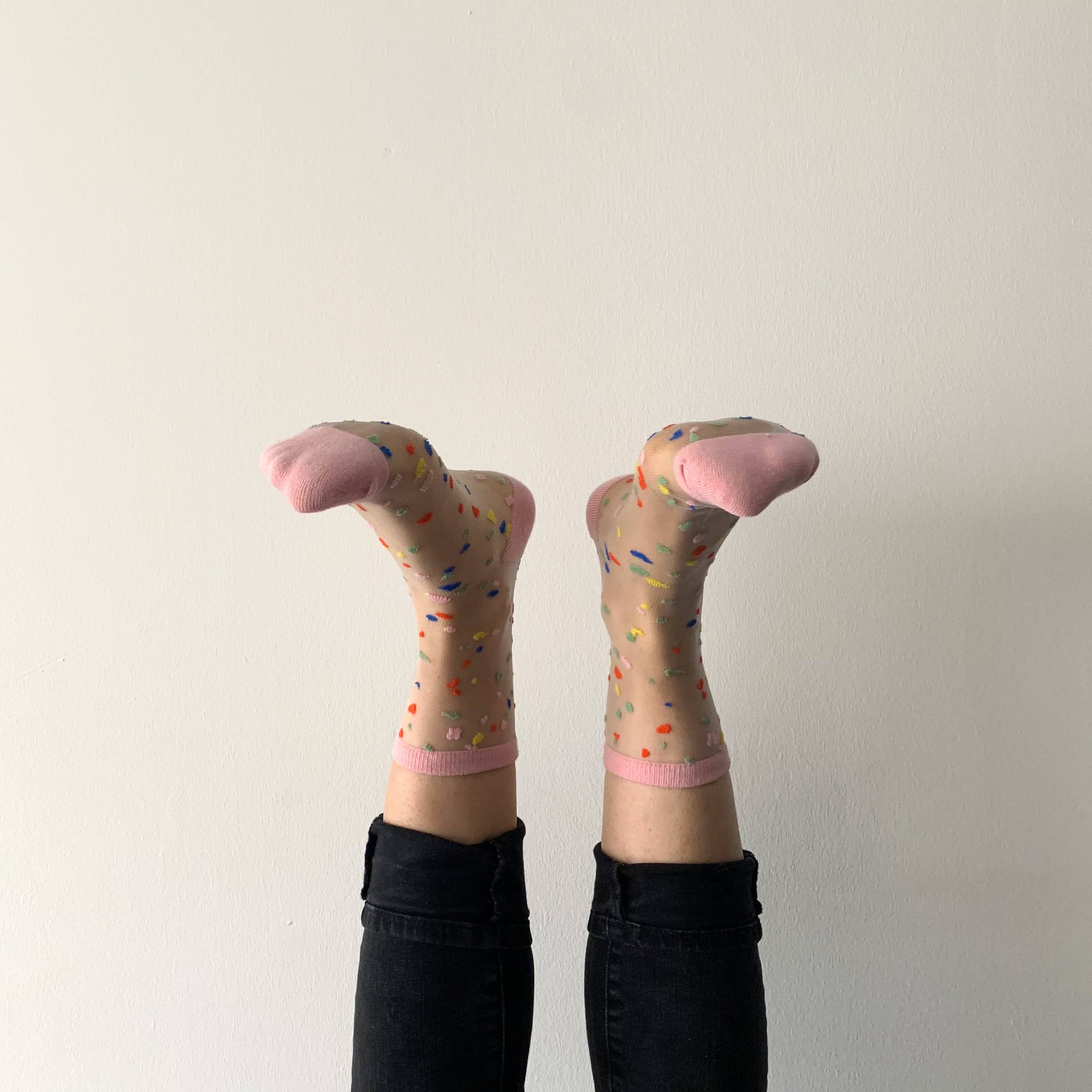 Annabelle - Chaussettes fantaisie transparentes femme confettis roses