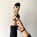 Laure - Chaussettes transparentes coeurs noirs