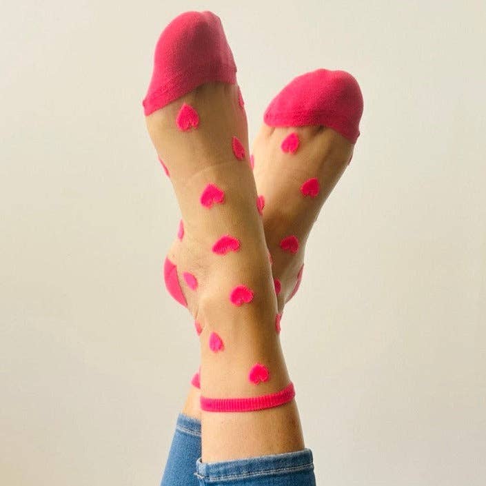 Laure - chaussettes transparentes coeurs rose flashy