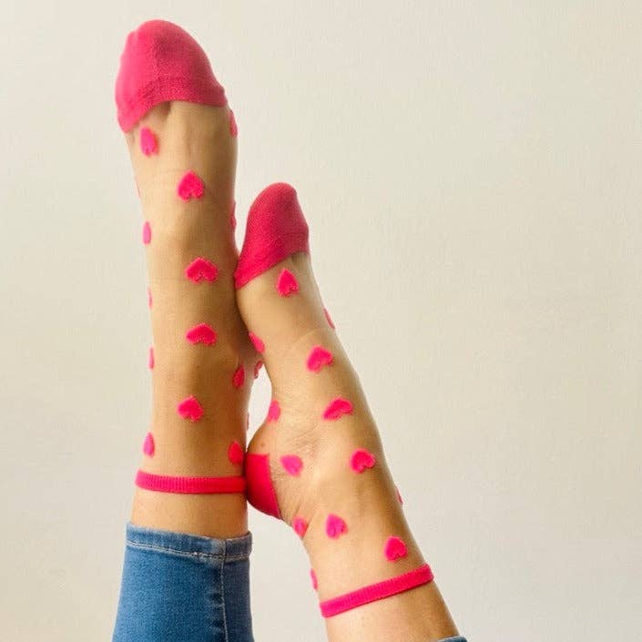 Laure - chaussettes transparentes coeurs rose flashy